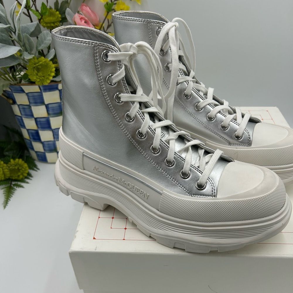 Men's Alexander, McQueen tread, slick sneaker, boots size 42 made in Italy